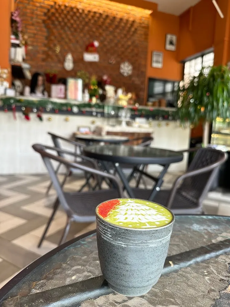 Le Phi Cafe
